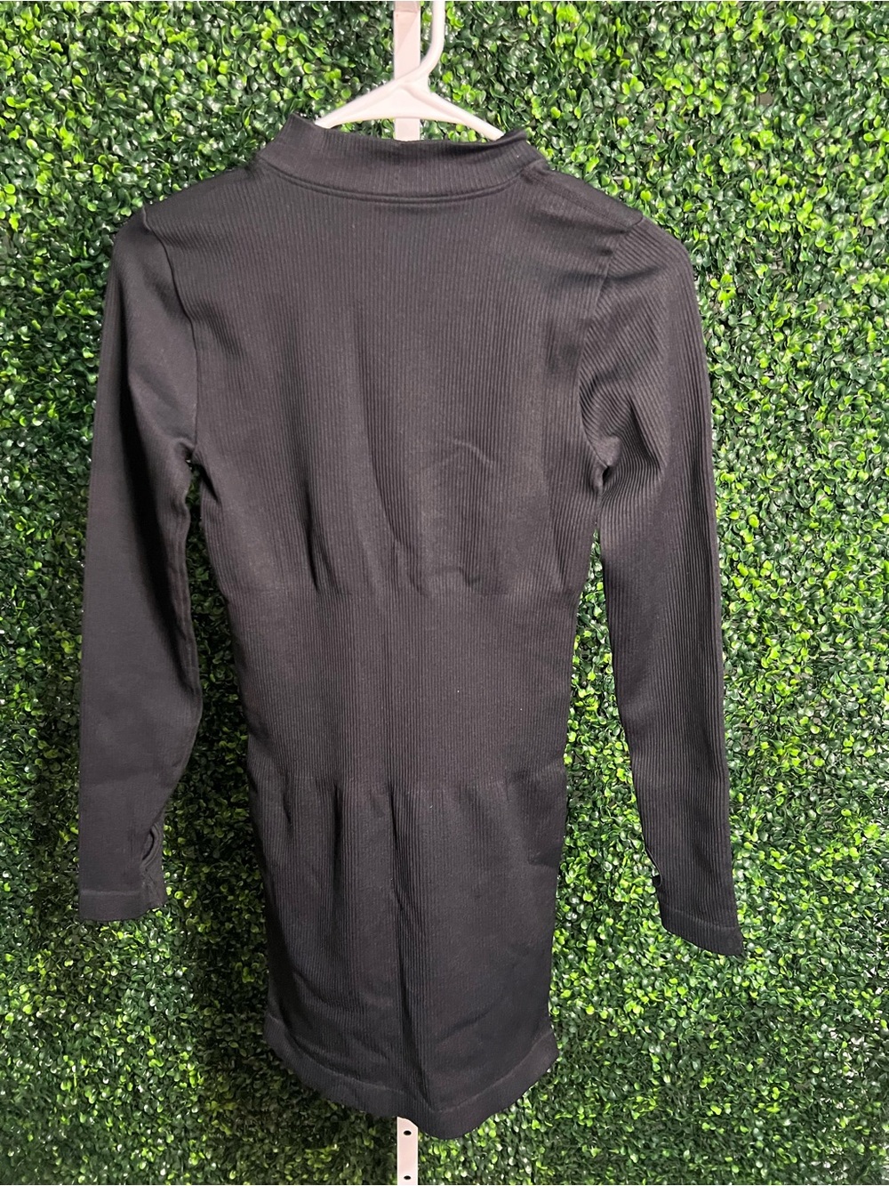 Women’s Black Long-Sleeve Ribbed Bodycon Dress